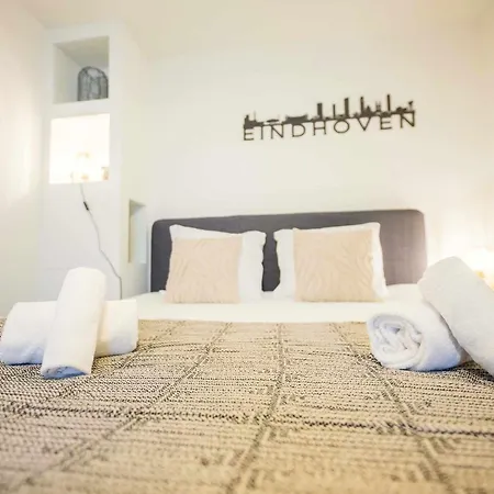 Upscale 90m2 Two Bedroom - Ks8b