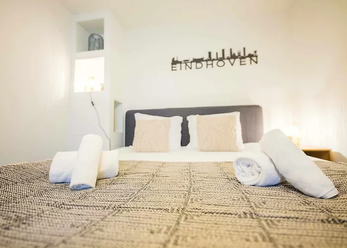 Upscale 90m2 Two Bedroom - Ks8b