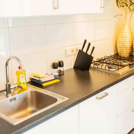 Upscale 90m2 Two Bedroom - Ks8b Апартаменты